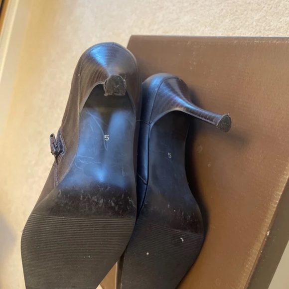 Chic Dark Brown Leather Heeled Boots - Picture 5 of 5